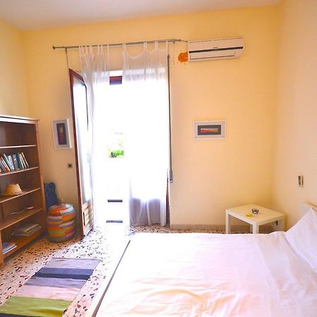 Cozy Holiday Home In Pozzillo With Terrace Acireale Ngoại thất bức ảnh