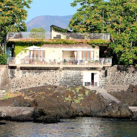 Cozy Holiday Home In Pozzillo With Terrace Acireale Ngoại thất bức ảnh